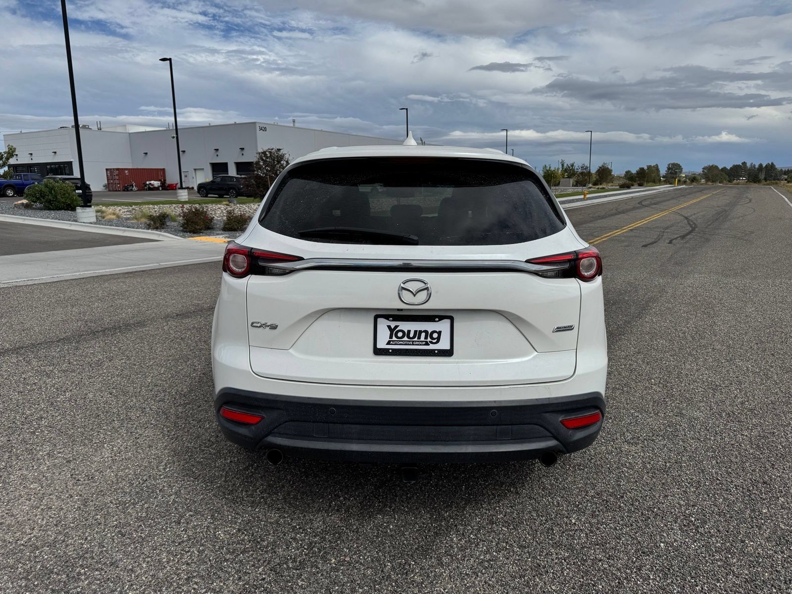 Used 2018 MAZDA CX-9 Touring w/ Touring Premium Package FWD image 4