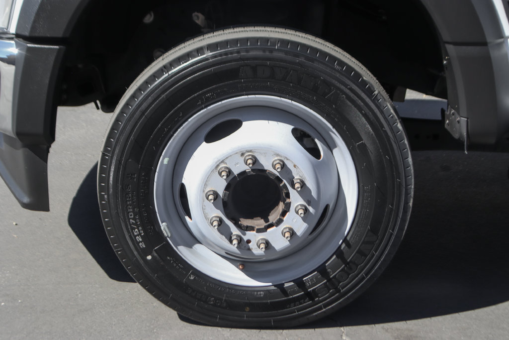 Used 2023 Ford F550 2WD Regular Cab Super Duty image 36