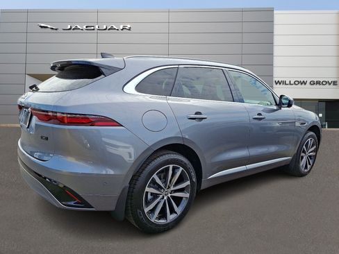 New 2026 Jaguar F-PACE R-Dynamic S image 2