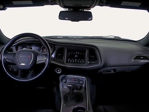 Used 2019 Dodge Challenger SXT image 13