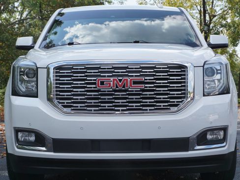 Used 2018 GMC Yukon Denali w/ Open Road Package AWD/4WD image 2