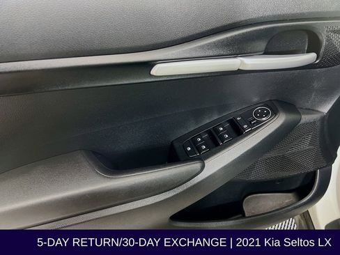 Used 2021 Kia Seltos LX image 23