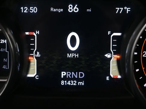 Used 2018 Jeep Wrangler Unlimited Sahara AWD/4WD image 16