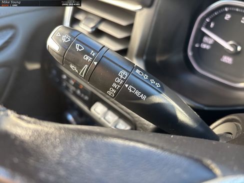 Used 2021 GMC Yukon Denali w/ Denali Ultimate Package image 28