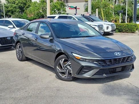 New 2025 Hyundai Elantra SEL FWD image 8