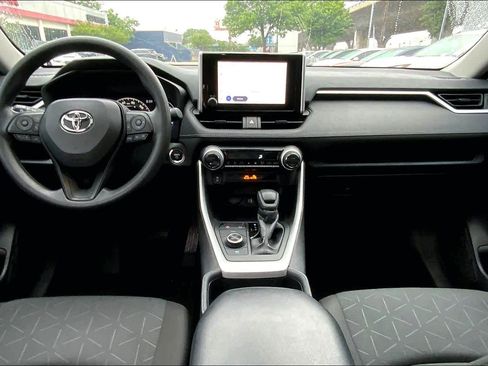 Used 2024 Toyota RAV4 XLE w/ Convenience Package image 16