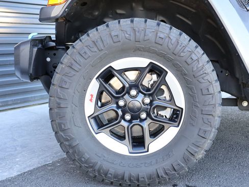 Used 2021 Jeep Wrangler Unlimited Sahara image 30