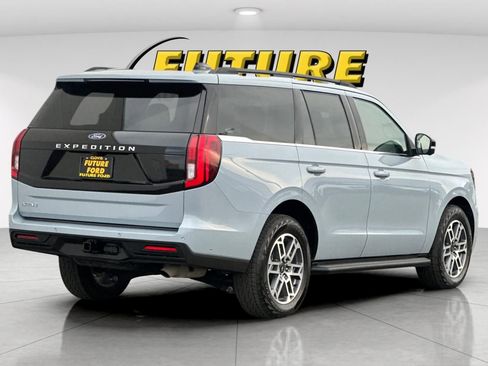Used 2025 Ford Expedition Active AWD/4WD image 4