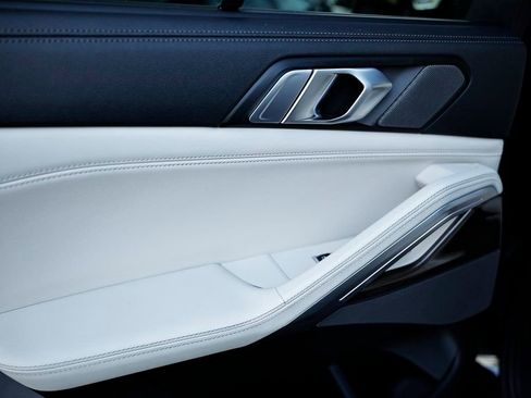 Used 2023 BMW X6 M50i w/ Executive Package image 17