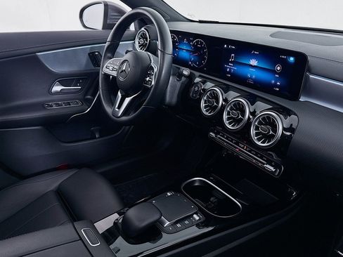 Used 2023 Mercedes-Benz CLA 250 image 16