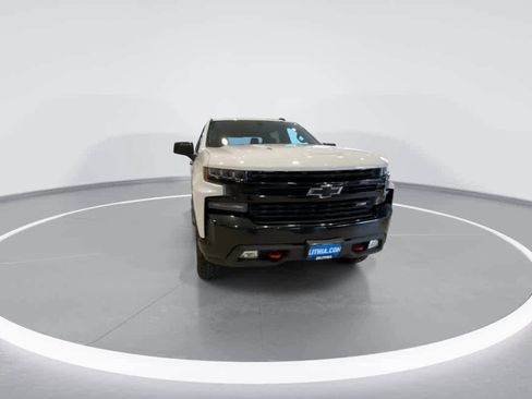 Used 2020 Chevrolet Silverado 1500 LT Trail Boss image 3