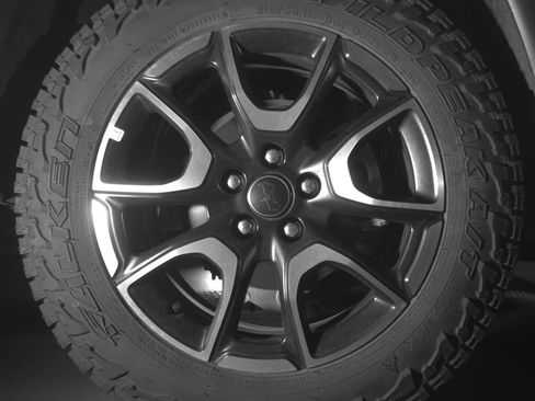 Used 2025 Jeep Compass Trailhawk AWD/4WD image 15