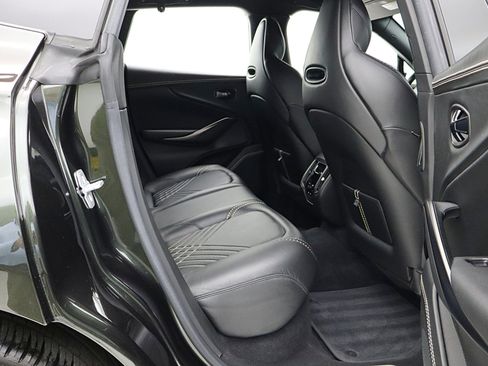 Used 2021 Aston Martin DBX AWD/4WD image 39