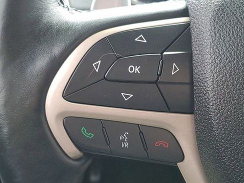 Used 2016 Jeep Grand Cherokee Laredo 75th Anniversary image 13