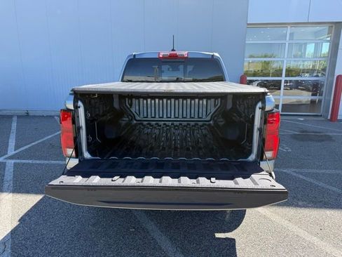 Used 2024 Chevrolet Colorado Z71 w/ Z71 Convenience Package 2 AWD/4WD image 19
