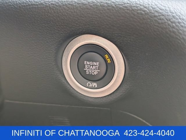 Used 2025 Chrysler Pacifica Limited FWD image 13