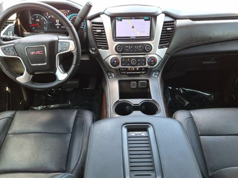 Used 2017 GMC Yukon SLT w/ Premium Edition AWD/4WD image 12