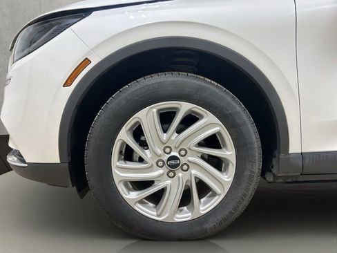 Certified 2021 Lincoln Corsair AWD image 25