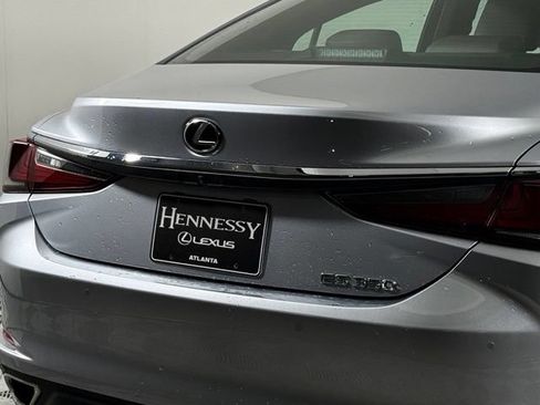 Used 2025 Lexus ES 350 w/ Premium Package FWD image 16