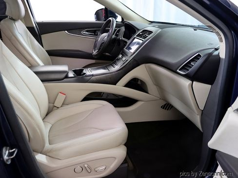 Used 2017 Lincoln MKX Reserve w/ Lincoln MKX Climate Package image 34