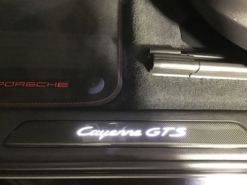 Certified 2022 Porsche Cayenne GTS AWD/4WD image 33