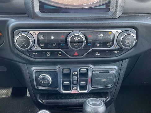 Certified 2023 Jeep Wrangler Willys image 19