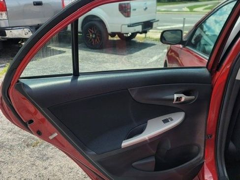 Used 2013 Toyota Corolla S image 13