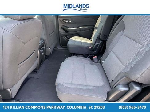 Used 2023 Chevrolet Traverse LT FWD image 11