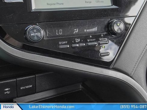Used 2019 Toyota Camry SE FWD image 24