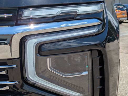 New 2026 Chevrolet Suburban Premier RWD image 32