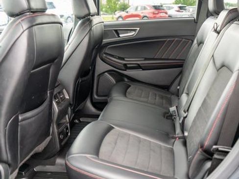 Used 2022 Ford Edge ST-Line w/ Cold Weather Package AWD/4WD image 11