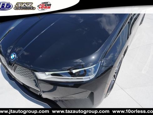 Used 2022 BMW iX xDrive50 w/ Sport Package AWD/4WD image 8