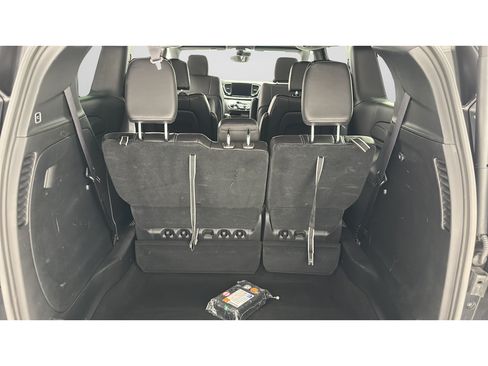 Used 2025 Chrysler Pacifica Select FWD image 24
