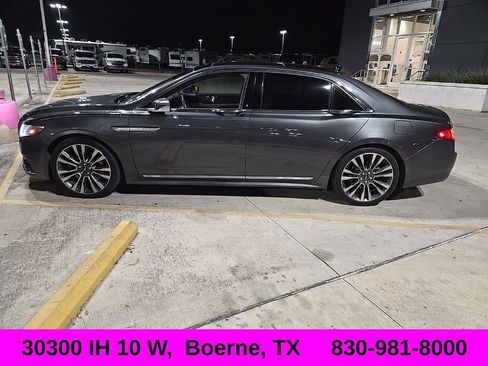 Used 2019 Lincoln Continental Select image 1