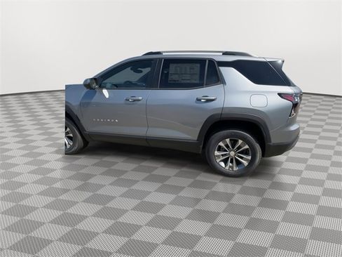 New 2025 Chevrolet Equinox LT image 6