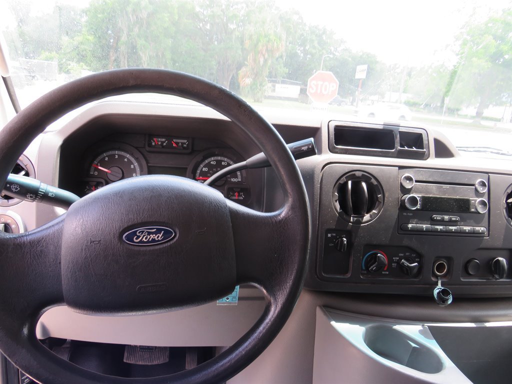 Used 2017 Ford E-350 and Econoline 350 Super Duty RWD image 5