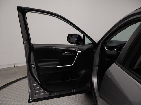 Certified 2023 Toyota RAV4 XLE FWD image 16