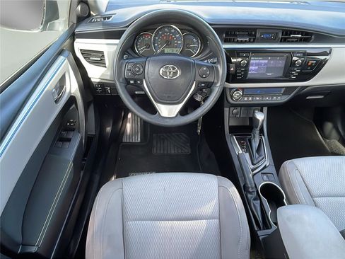 Used 2016 Toyota Corolla LE image 19