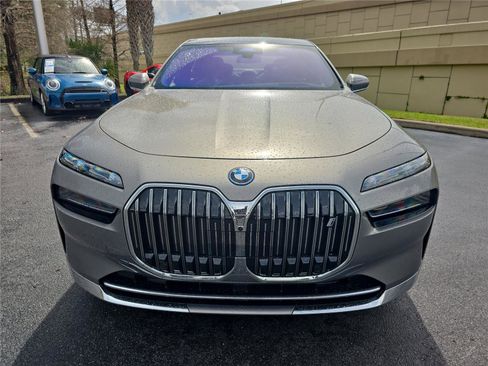 Certified 2025 BMW i7 xDrive60 w/ Executive Package image 2