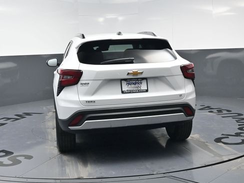 Used 2025 Chevrolet Trax LT w/ Driver Confidence Package image 8