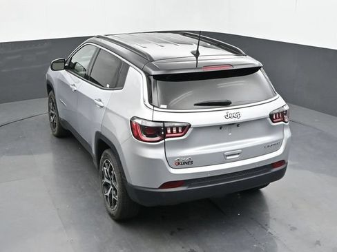 Used 2025 Jeep Compass Limited AWD/4WD image 44