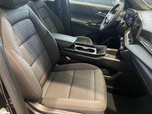 Used 2025 Chevrolet Equinox LT FWD image 40