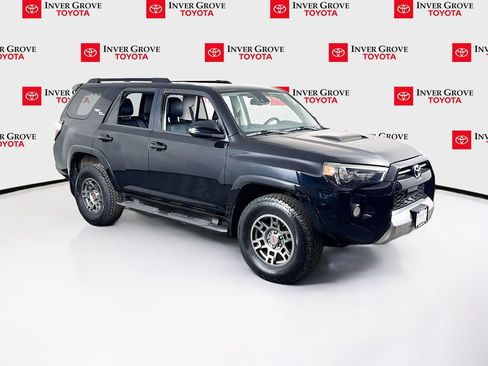 Used 2020 Toyota 4Runner TRD Off-Road Premium w/ Moonroof Package AWD/4WD image 3