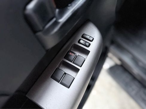 Used 2012 Toyota Tundra 4x4 CrewMax image 13