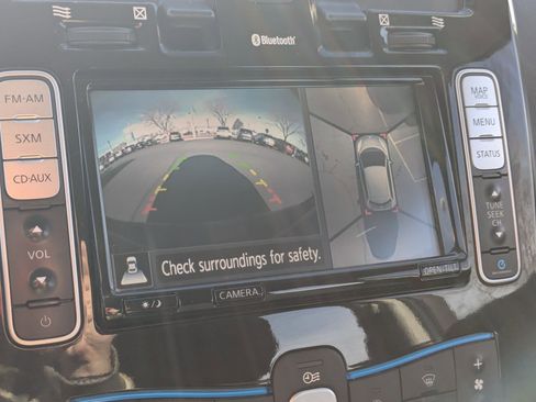 Used 2016 Nissan Leaf SV w/ Premium Package image 22