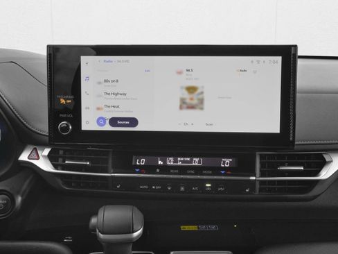 New 2026 Toyota Sienna XLE Woodland Edition AWD/4WD image 7