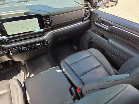 Used 2026 GMC Sierra 1500 SLT AWD/4WD image 13
