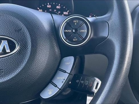 Used 2016 Kia Soul + FWD image 19