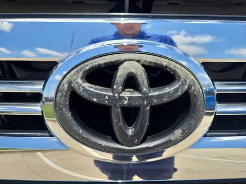 Used 2016 Toyota Tundra SR5 w/ SR5 Upgrade Package RWD image 11