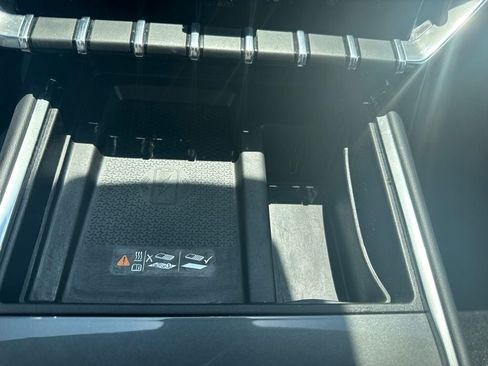 Used 2025 GMC Acadia Elevation FWD image 30